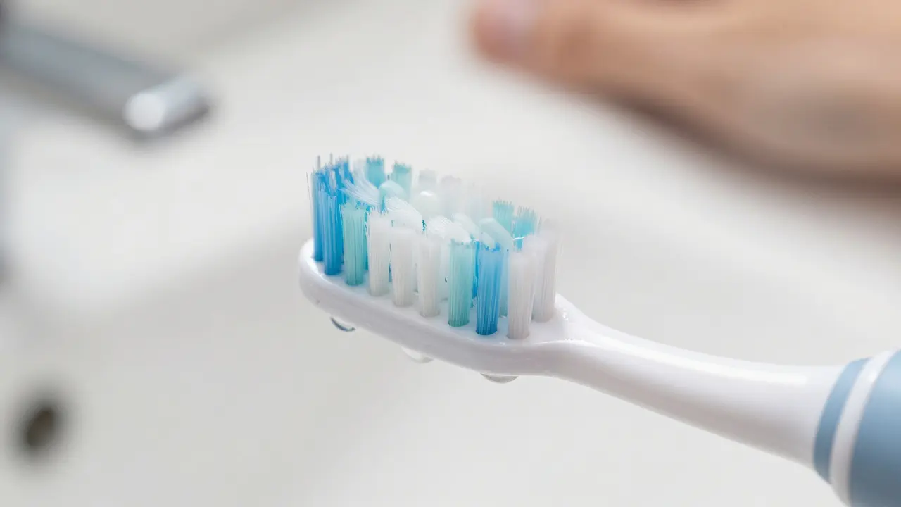 Co je nejlepší na dásně? Účinná řešení pro zdravé dásně a odstranění zubního kamene